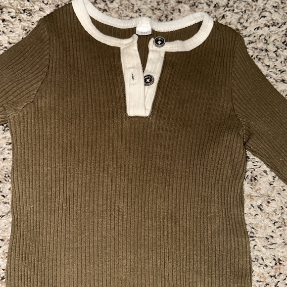 3 One Piece Rompers - Picture 4 of 8